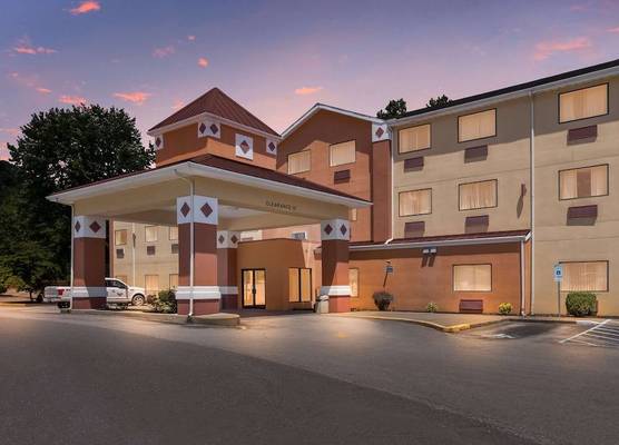 Best Western Logan Inn 1