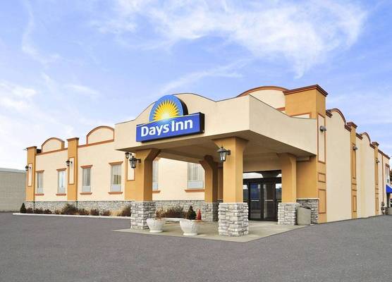 Days Inn by Wyndham Brampton 1