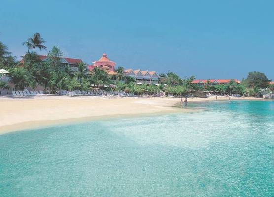 Coco Reef Resort and Spa 1