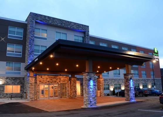 Holiday Inn Express & Suites PITTSBURGH - MONROEVILLE by IHG 1