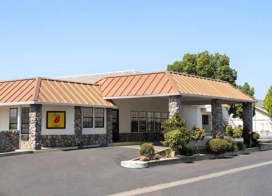 Super 8 by Wyndham Dunnigan 1