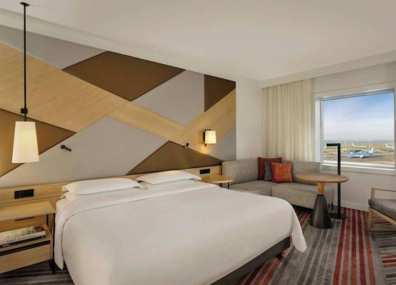 Sheraton Amsterdam Airport Hotel and Conference Center 1