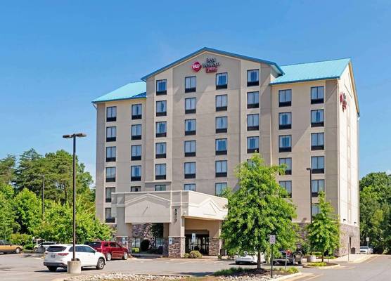Best Western Plus Thornburg Inn & Suites 1