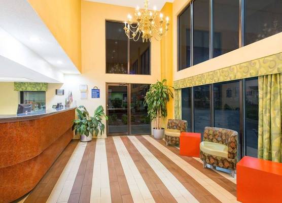 Days Inn by Wyndham Florence/I-95 North 1
