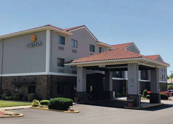 La Quinta by Wyndham Elizabethtown 1