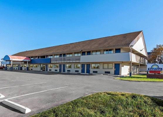 Days Inn by Wyndham Independence 1