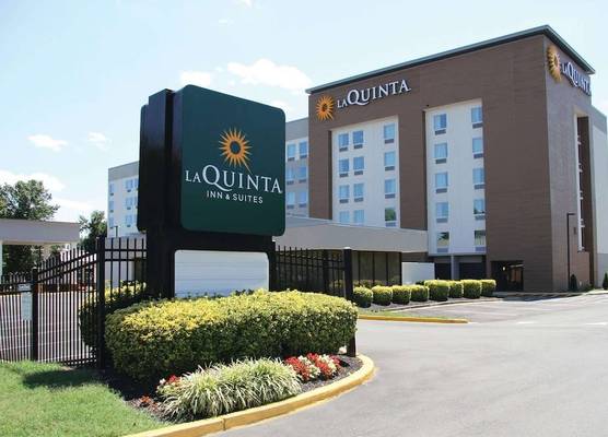 La Quinta Inn & Suites by Wyndham DC Metro Capital Beltway 1
