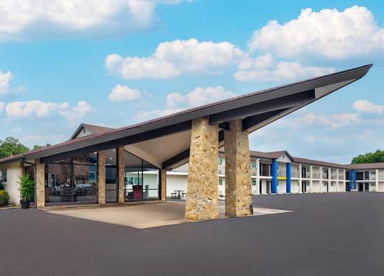 Days Inn by Wyndham Gatesville 1