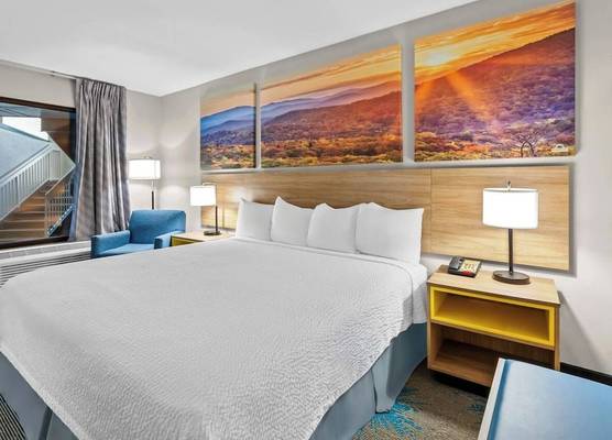 Days Inn by Wyndham Saint Pauls 1