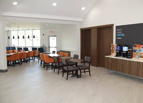 Holiday Inn Express ROCKY MOUNT – SPORTS CENTER by IHG 1
