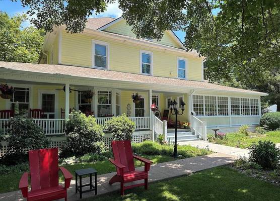 Red Rocker Inn 1