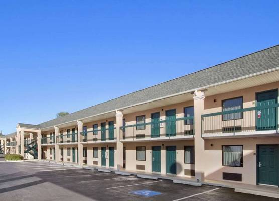 Days Inn By Wyndham Lexington-Columbia 1