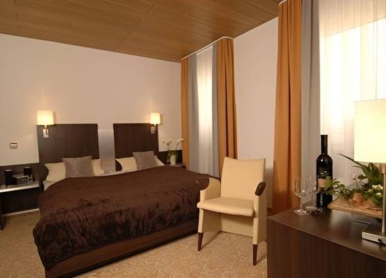 Adler Hotel Garni 1