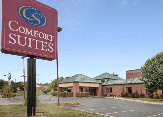 Comfort Suites Parkersburg South 1