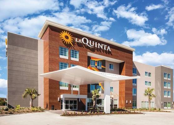 La Quinta Inn & Suites by Wyndham Baton Rouge - Port Allen 1