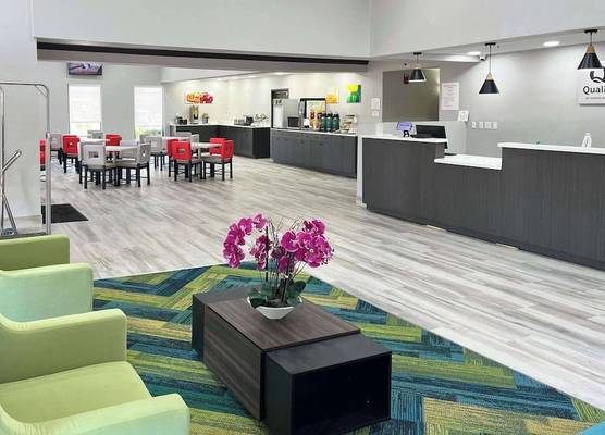 Quality Inn & Suites at Airport Blvd I-65 1