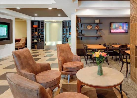 Courtyard by Marriott Portsmouth 1