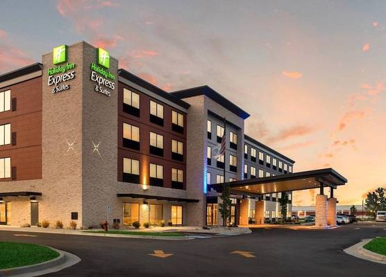 Holiday Inn Express & Suites RACINE by IHG 1