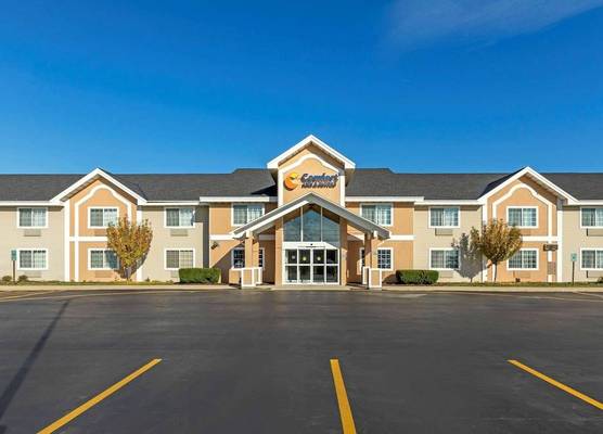 Comfort Inn & Suites Jackson - West Bend 1