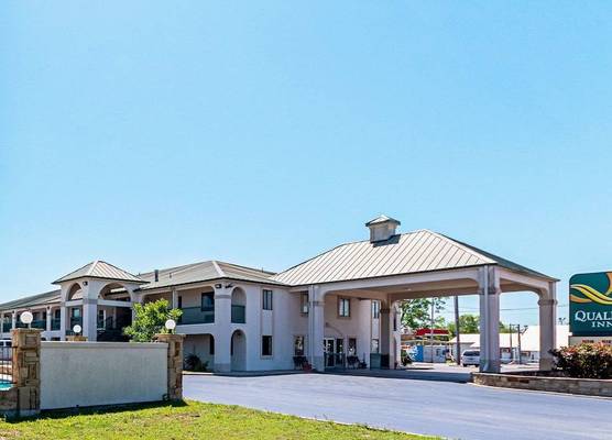 Quality Inn Three Rivers 1