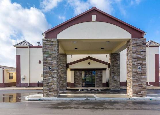Econo Lodge Cloverdale 1
