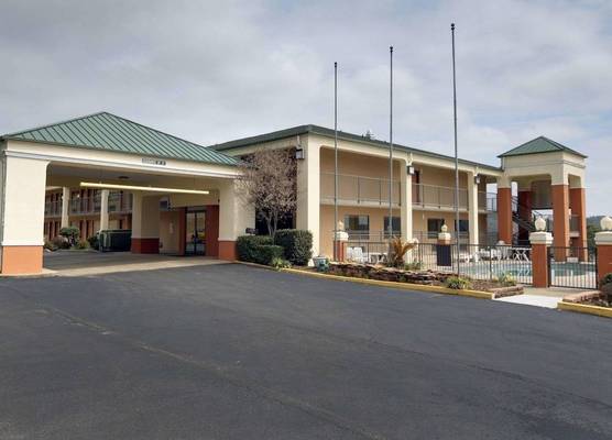 Quality Inn & Suites Clarksville 1