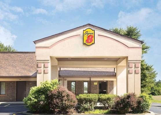 Super 8 by Wyndham Taylorville IL 1