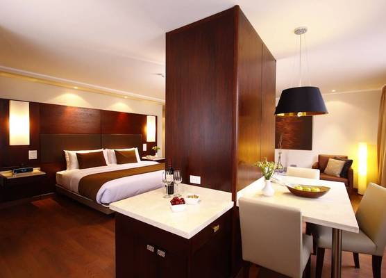 Hotel Reina Isabel 1