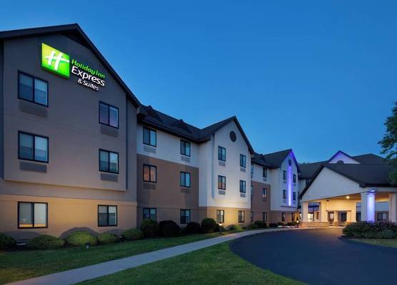 Holiday Inn Express & Suites BRADLEY AIRPORT by IHG 1
