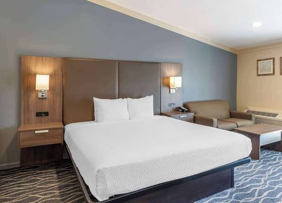 Best Western Plus Hill House 1