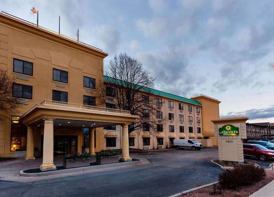 La Quinta by Wyndham Milwaukee Bayshore Area 1