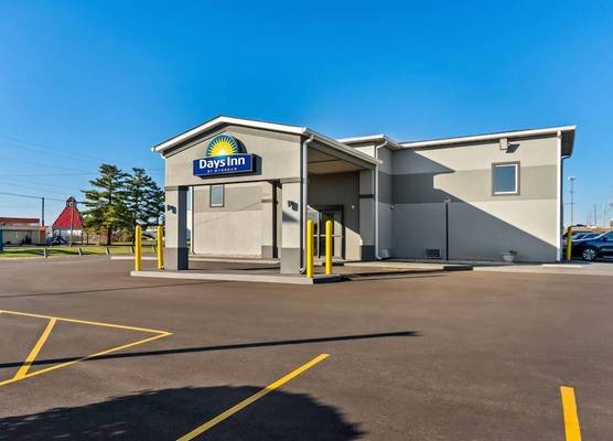 Days Inn by Wyndham Indianapolis East Post Road 1