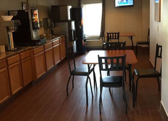Super 8 by Wyndham Allentown 1