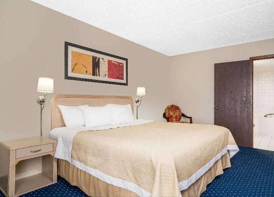 Blue Way Inn & Suites La Crosse 1