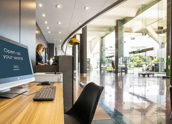 Crowne Plaza SYDNEY AIRPORT by IHG 1