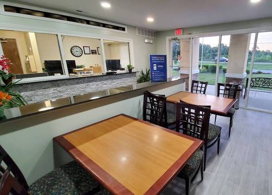 Stonewood Inn & Suites of Carrollton - Smithfield 1