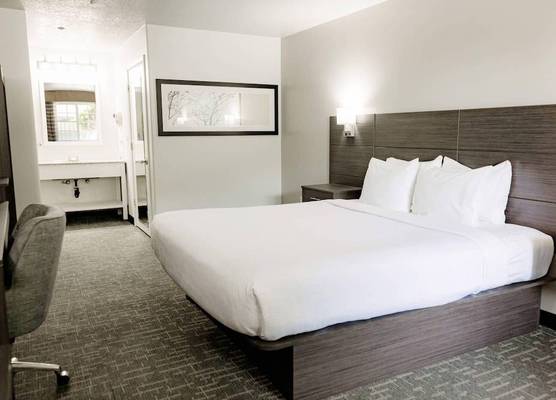 Quality Inn & Suites Lathrop 1