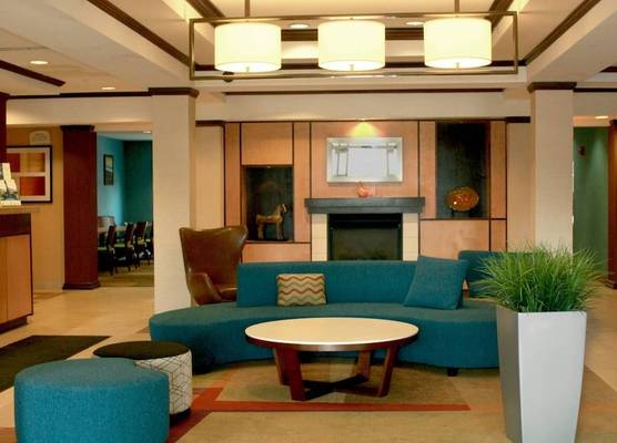 Fairfield Inn & Suites by Marriott Fairmont 1
