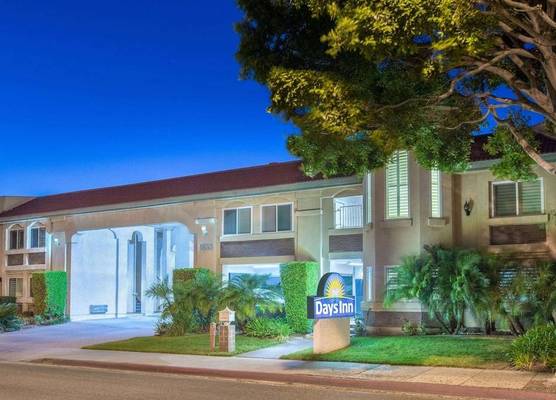 Days Inn by Wyndham Near City Of Hope 1