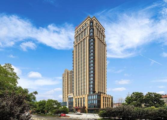 Ramada Plaza by Wyndham Wuhan Huangpi 1