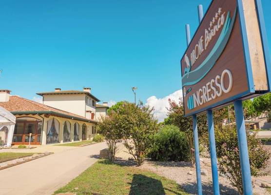 Airone Bianco Residence Village 1
