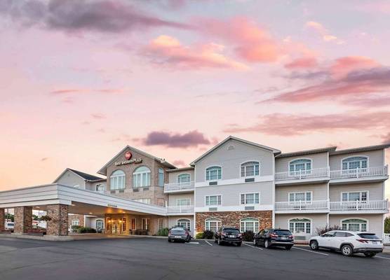 Best Western Plus Dutch Haus Inn and Suites 1