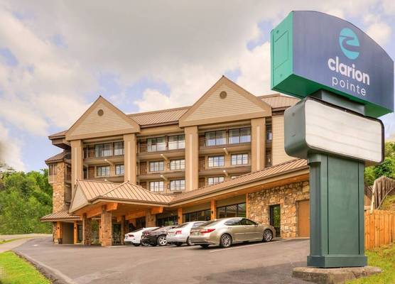Clarion Pointe Downtown Gatlinburg 1