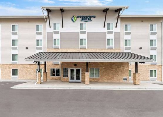WoodSpring Suites Denver Commerce City 1