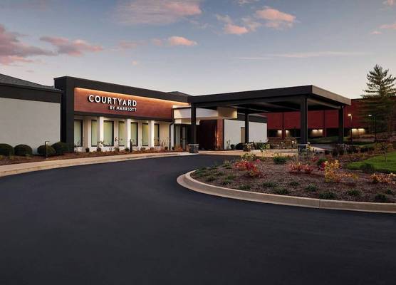 Courtyard St. Louis Creve Coeur 1