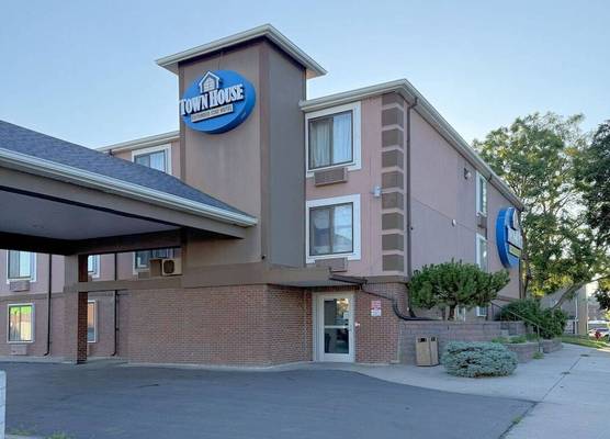 TownHouse Extended Stay Hotel Downtown 1