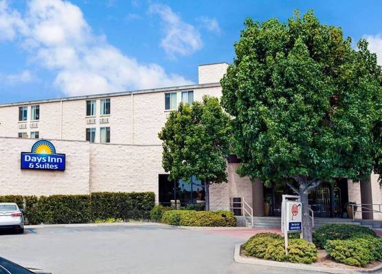 Days Inn & Suites by Wyndham Fullerton 1