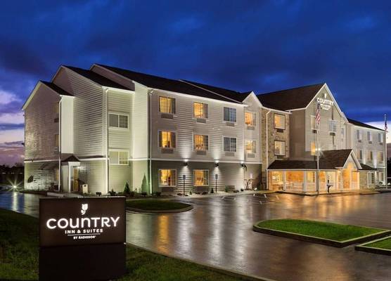 Country Inn & Suites by Radisson, Marion, OH 1