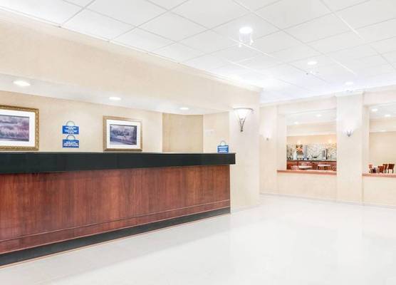 Days Inn & Suites by Wyndham York 1