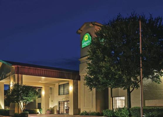 La Quinta Inn by Wyndham San Marcos 1